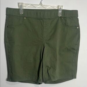 New Directions Green Bermuda Shorts Pull-On Waistband
